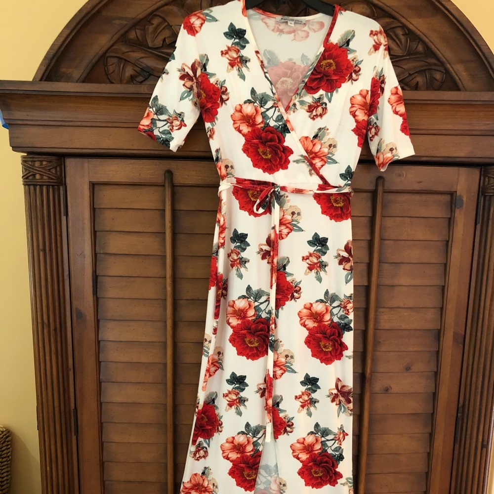 New (no tags) floral dress